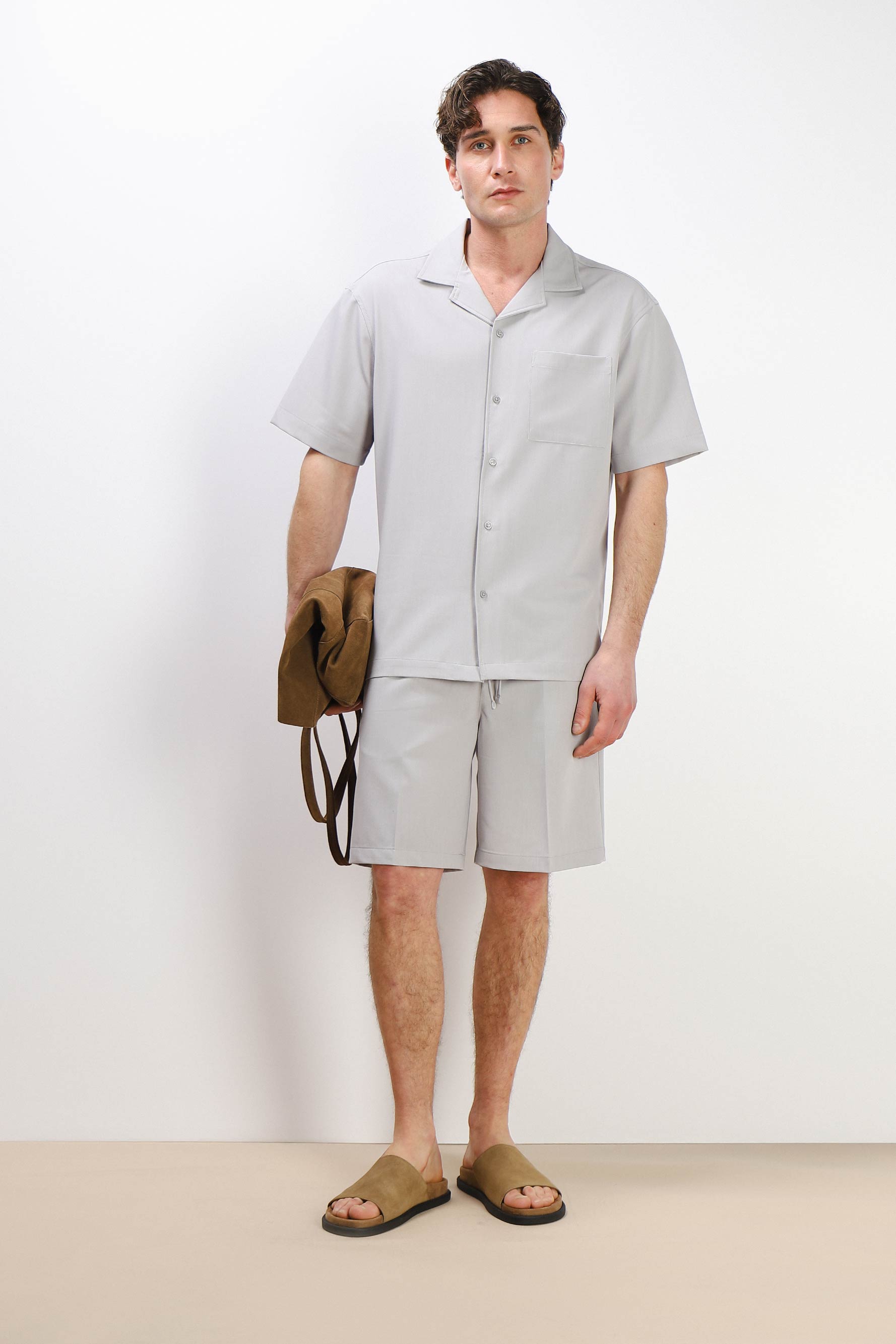 CAMICIA MEZZA MANICA COLLO BOWLING CON TASCHINO GRIGIO GHIACCIO