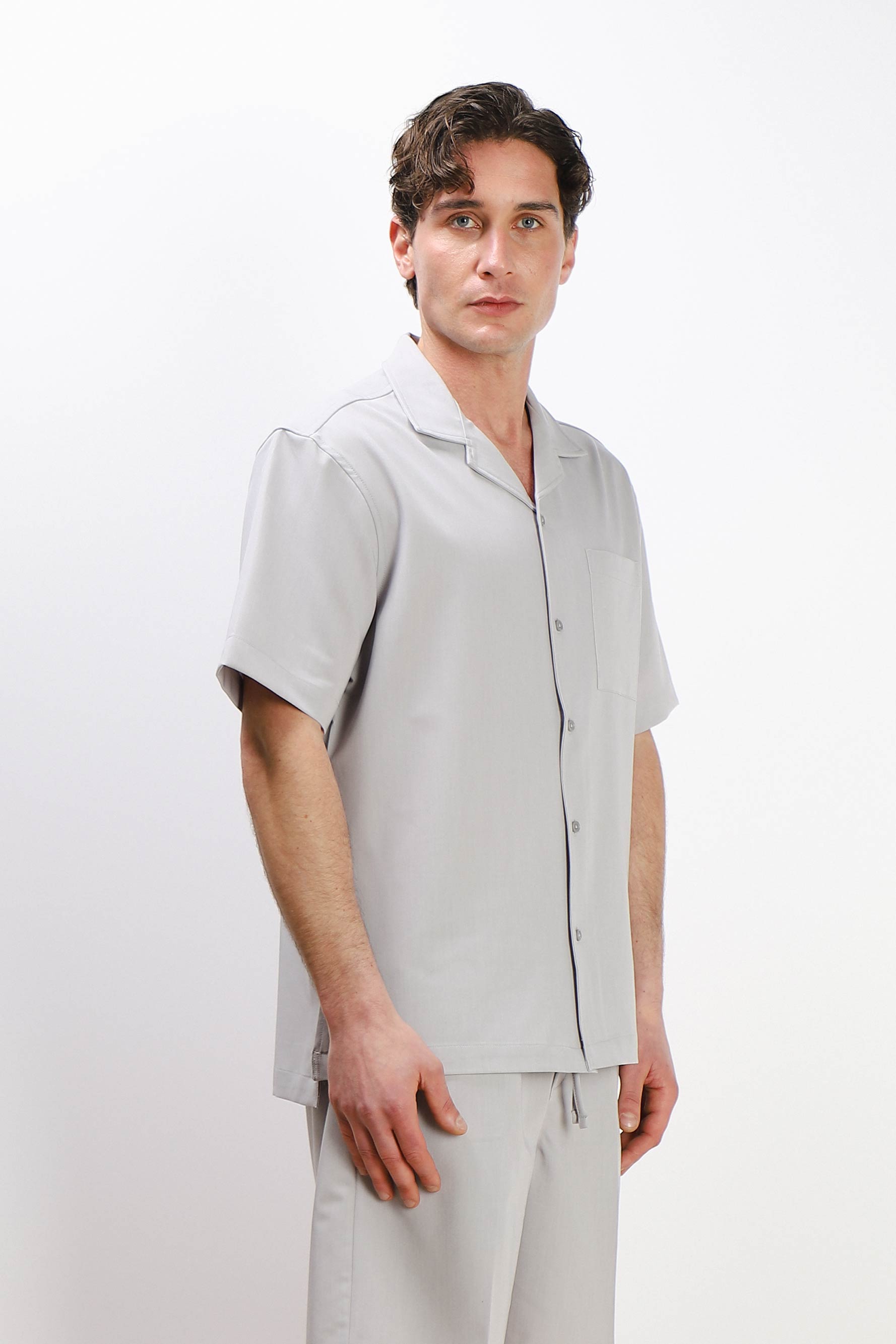 CAMICIA MEZZA MANICA COLLO BOWLING CON TASCHINO GRIGIO GHIACCIO