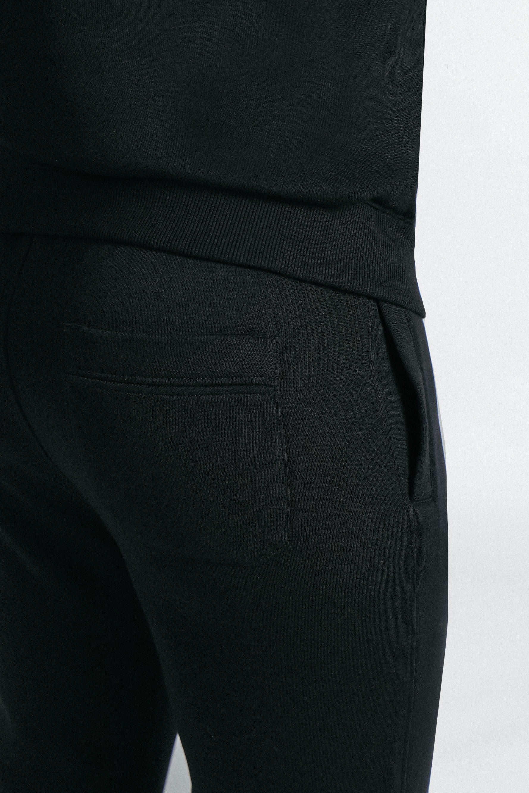 PANTALONE JOGGER DA TUTA NERO - Sonnybono