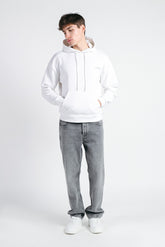 FELPA CON CAPPUCCIO E MARSUPIO CON STAMPA BIANCO