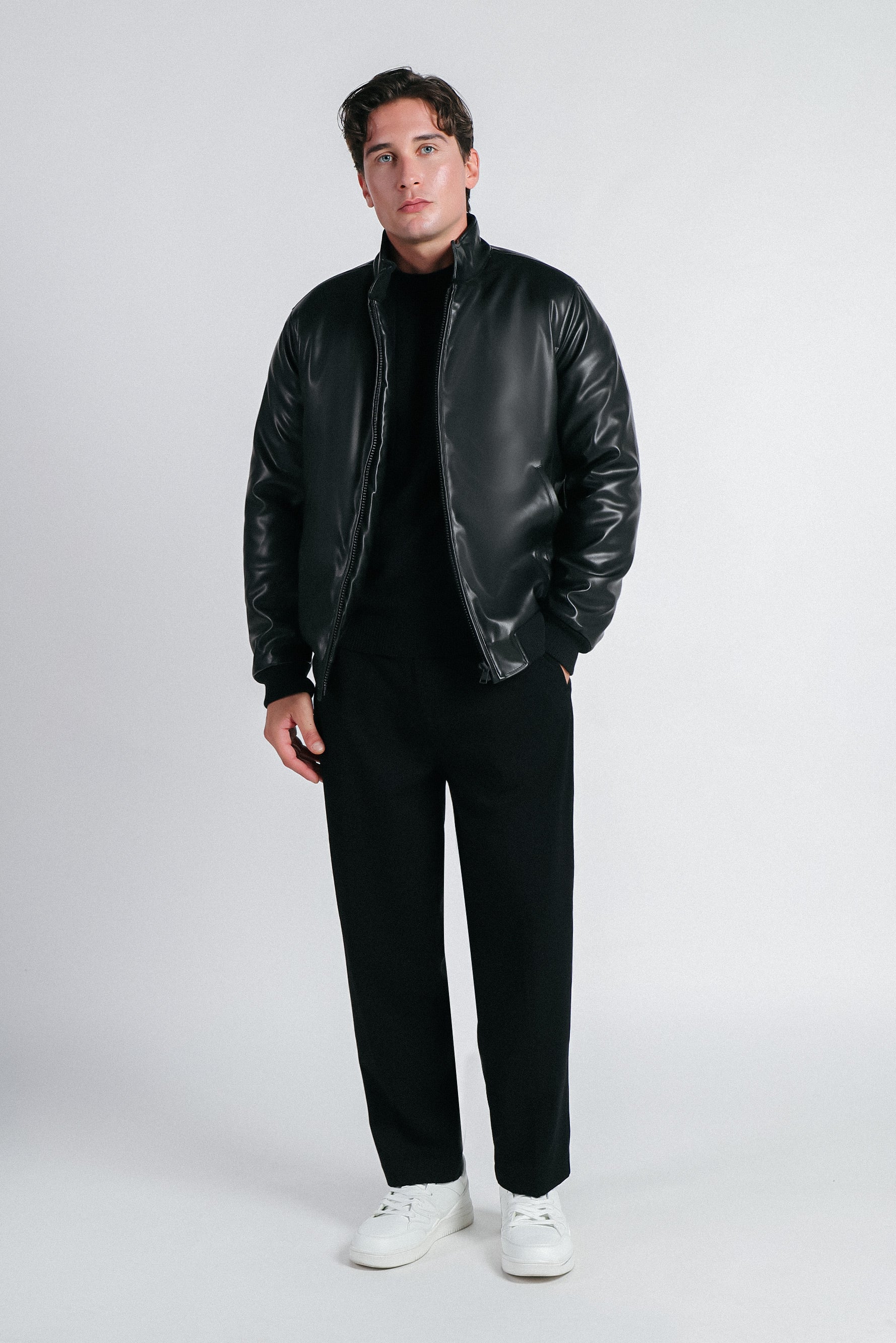 GIUBBOTTO COLLO IN PIEDI EFFETTO PELLE NERO – Sonnybono