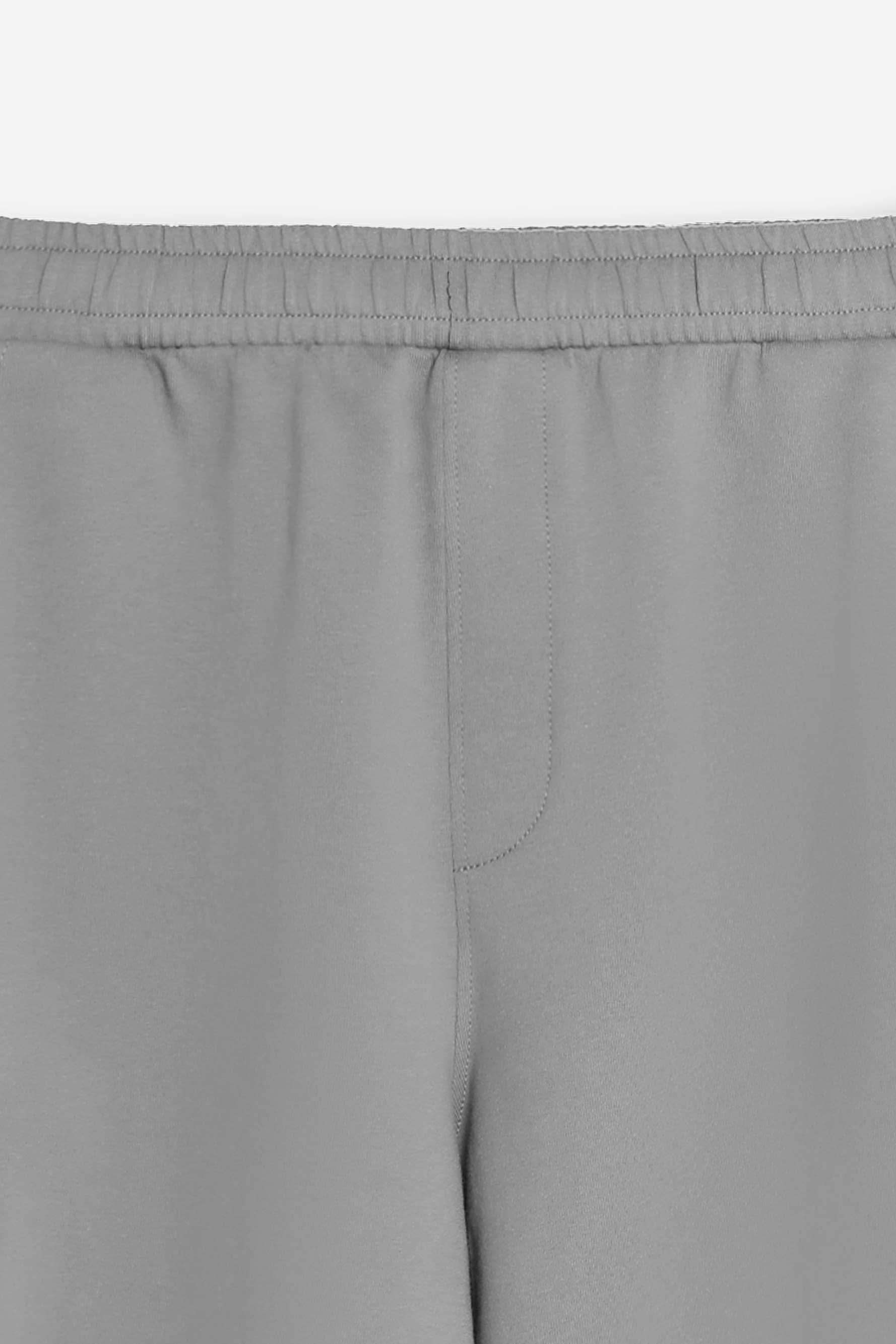 BERMUDA IN FELPA CON TASCONI GRIGIO SCURO