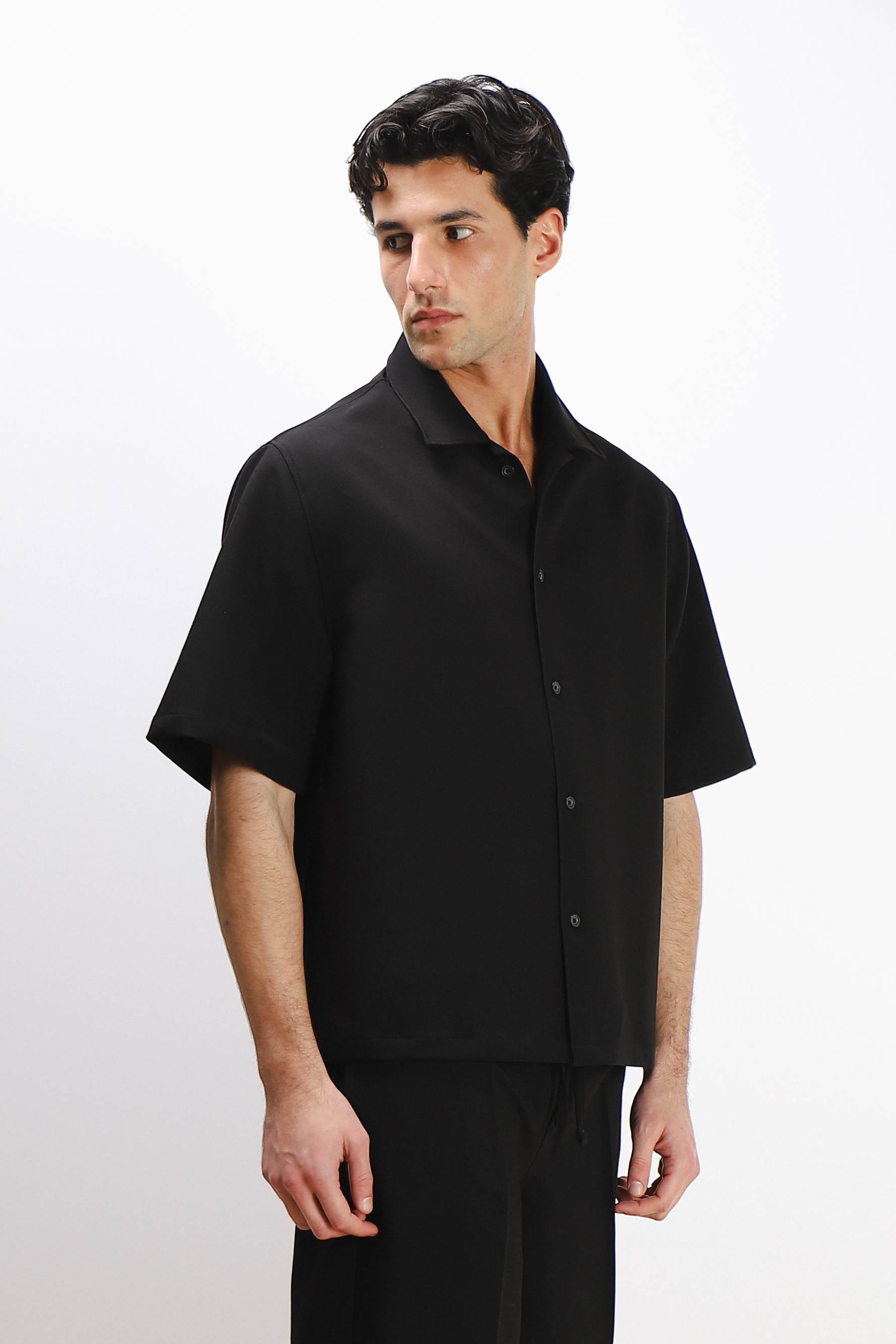 CAMICIA MEZZA MANICA COLLO BOWLING NERO