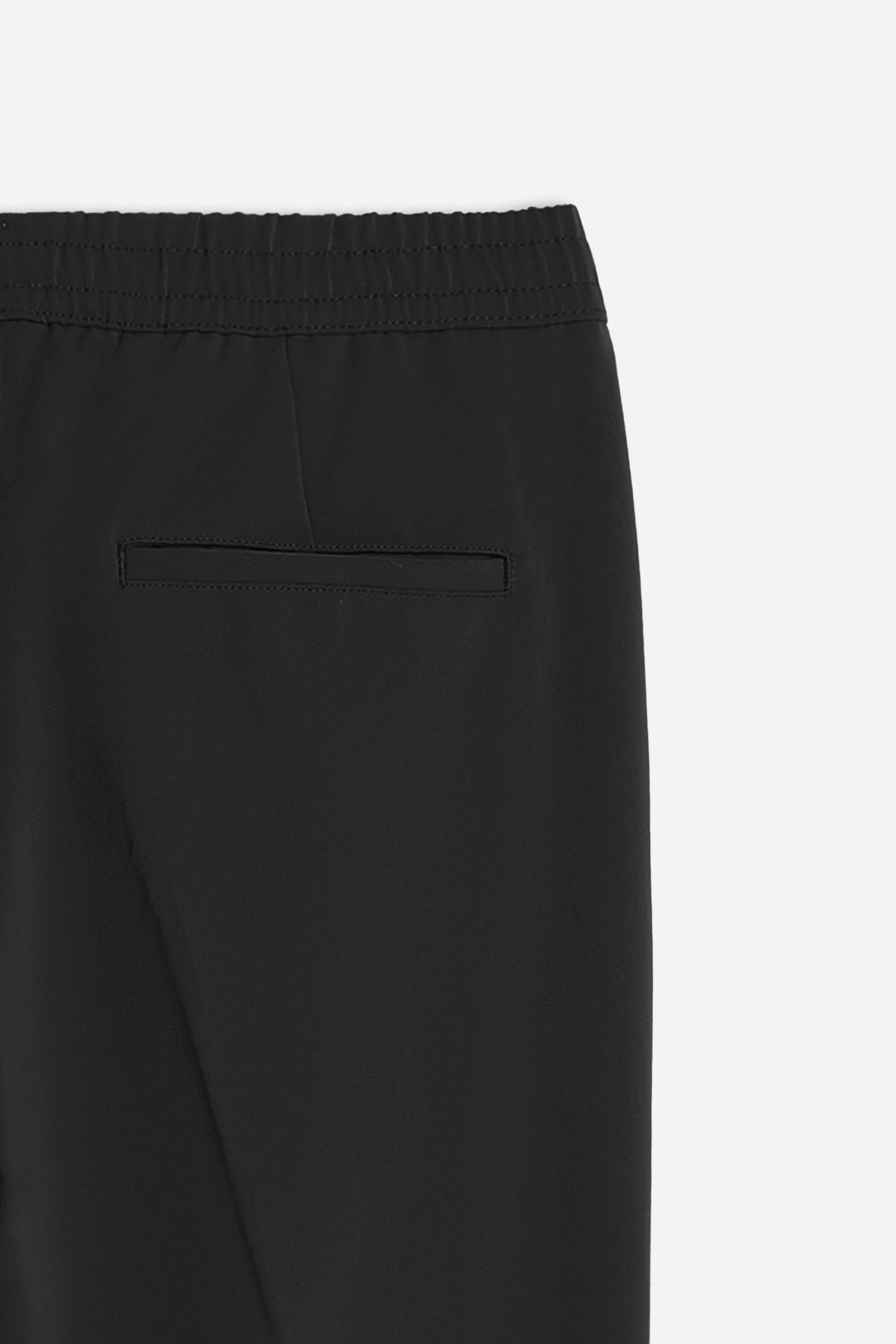 PANTALONE JOGGER MORBIDO CON COULISSE NERO