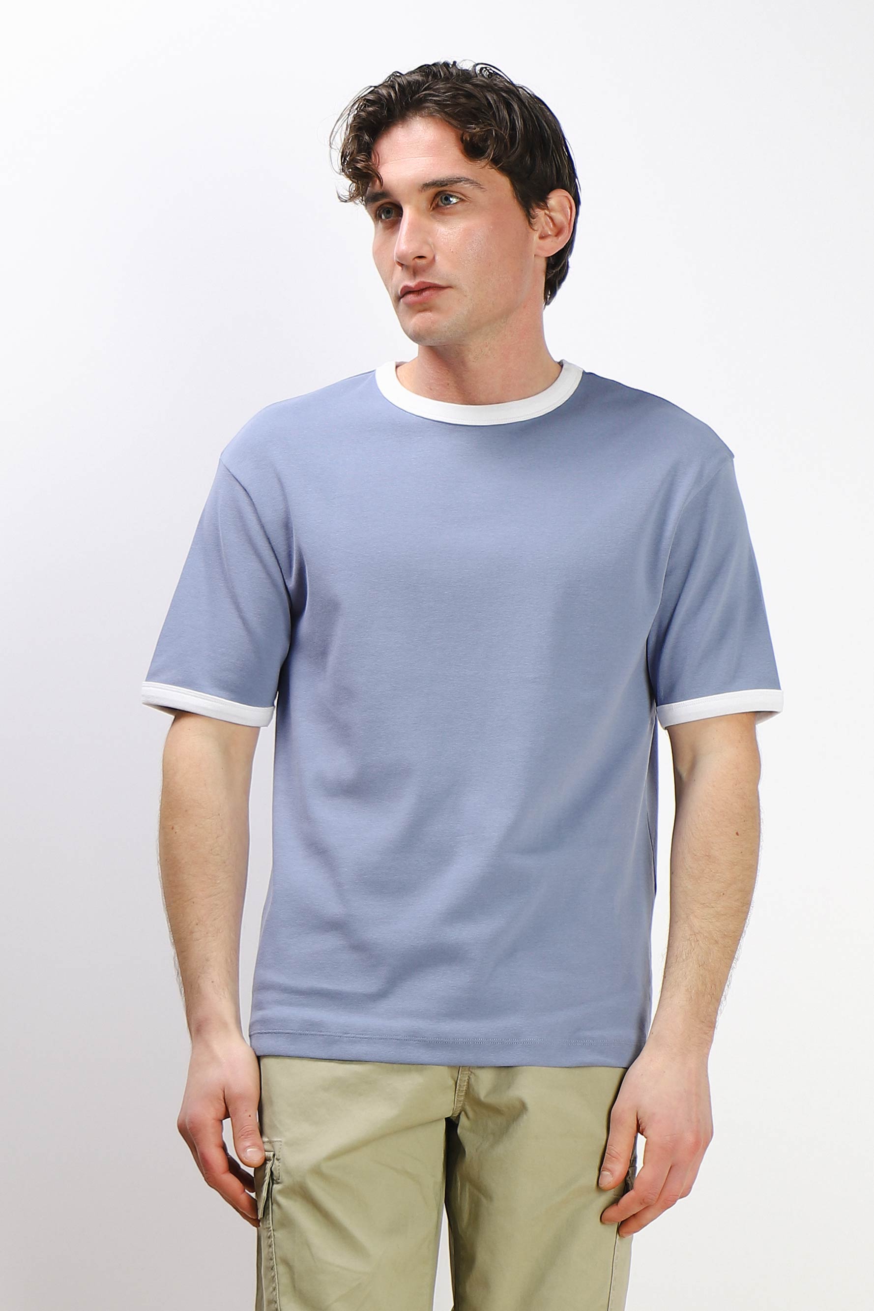 T-SHIRT CON COLLO E MANICHE A CONTRASTO AVION