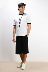 T-SHIRT CON COLLO E MANICHE A CONTRASTO BIANCO