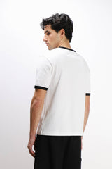 T-SHIRT CON COLLO E MANICHE A CONTRASTO BIANCO