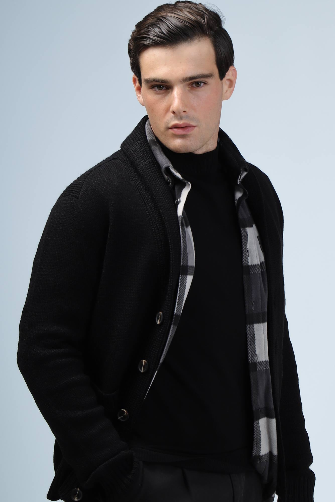 MAGLIA CARDIGAN CON BOTTONI NERO