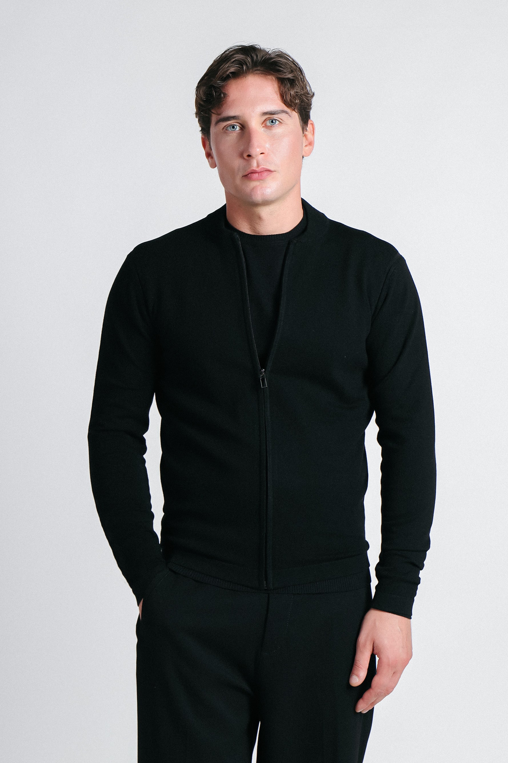 CARDIGAN CON ZIP E COLLO BOMBER NERO