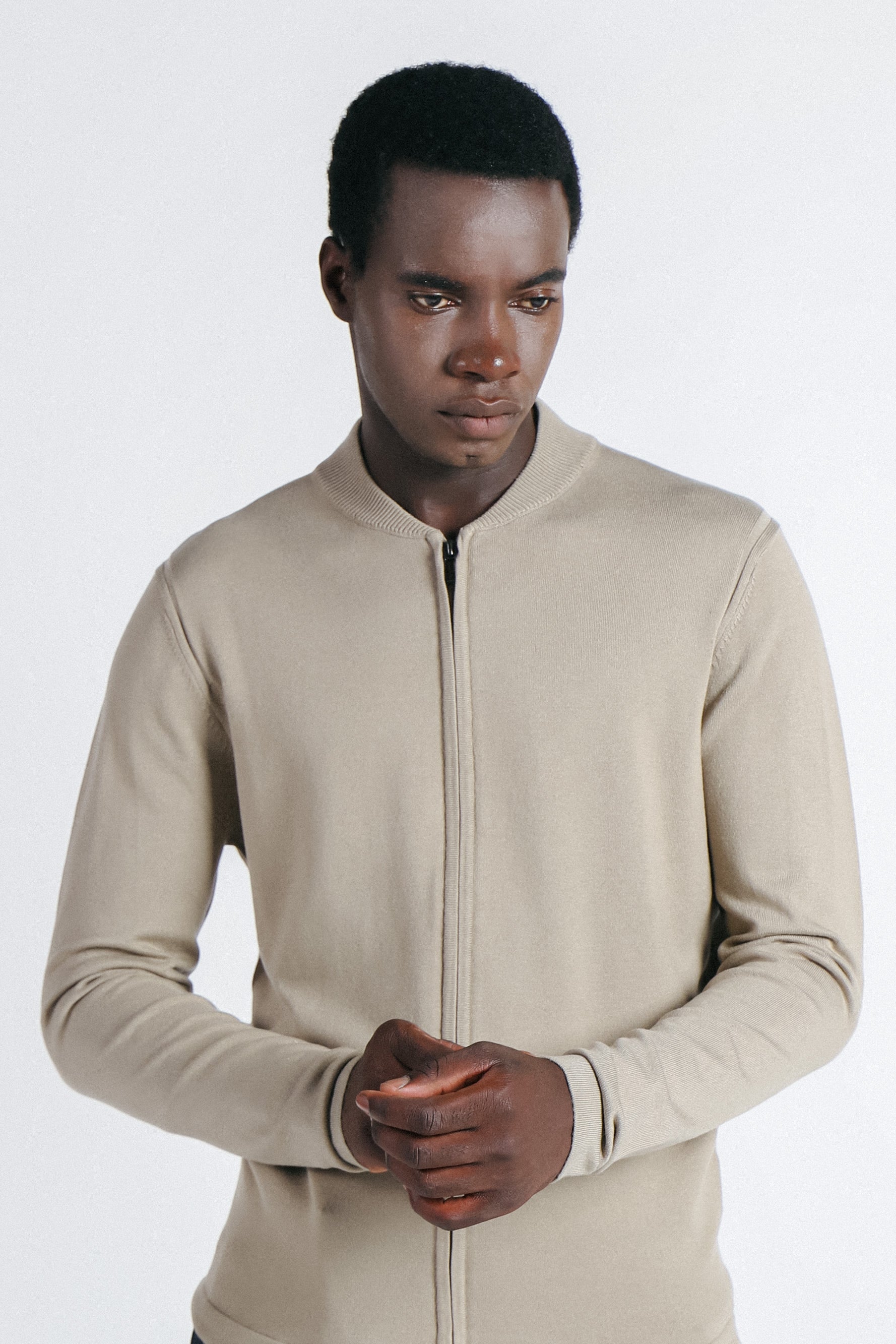 CARDIGAN CON ZIP E COLLO BOMBER TORTORA
