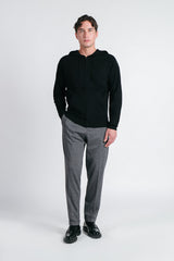MAGLIA CON ZIP, CAPPUCCIO E MARSUPIO NERO