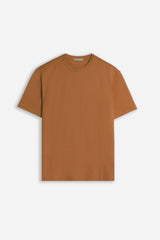 T-SHIRT GIROCOLLO BASIC CON DETTAGLIO COGNAC