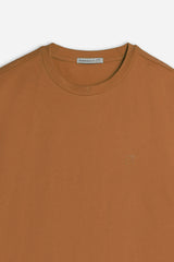 T-SHIRT GIROCOLLO BASIC CON DETTAGLIO COGNAC