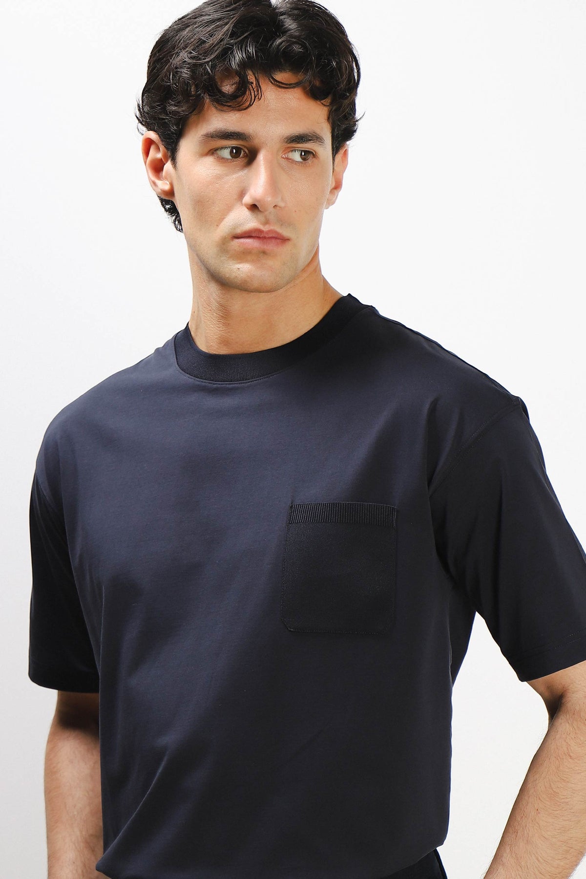 T-SHIRT GIROCOLLO STRETCH CON COLLO E TASCHINO A COSTINE BLEU