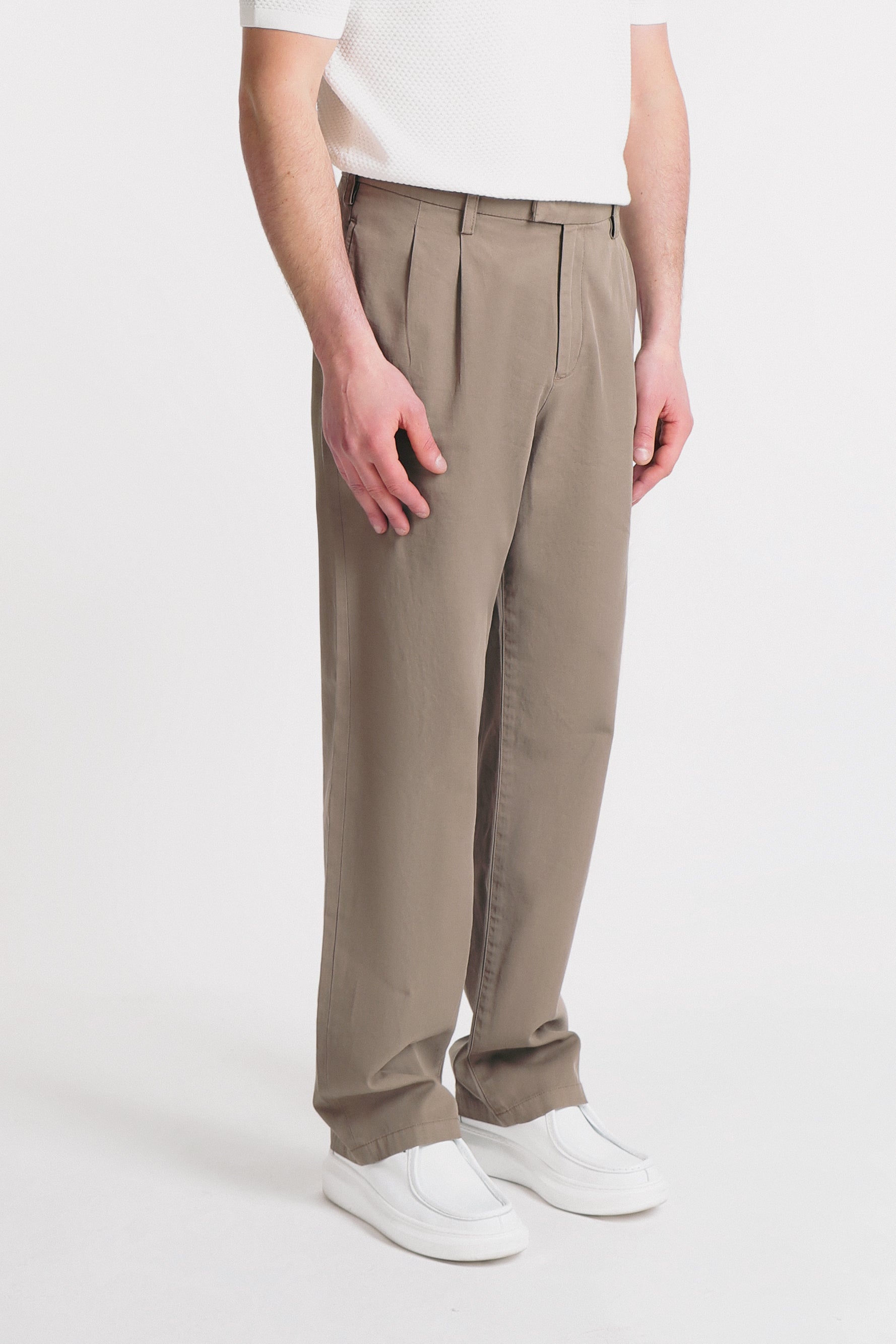PANTALONI CHINOS IN MISTO LINO FANGO