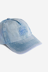 Cappellino da baseball in denim alla moda con decorazione di strass a Cappellino da baseball in denim alla moda con decorazione di strass a