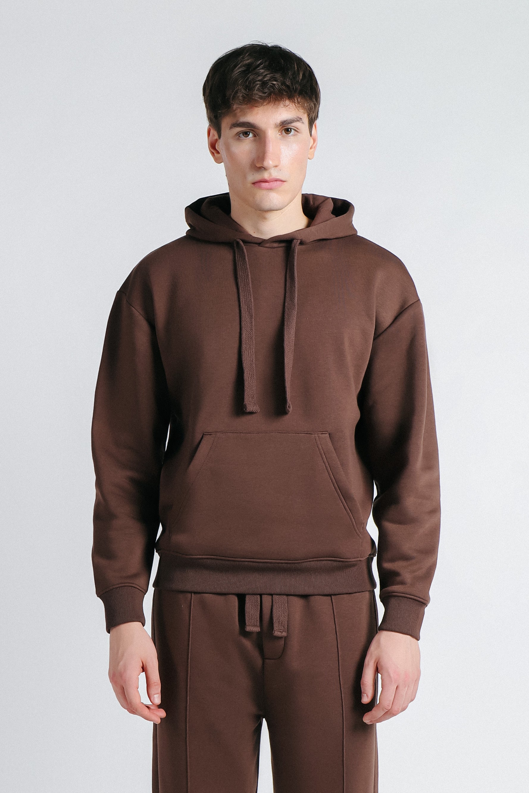 FELPA CON CAPPUCCIO E MARSUPIO OVER FIT MARRONE