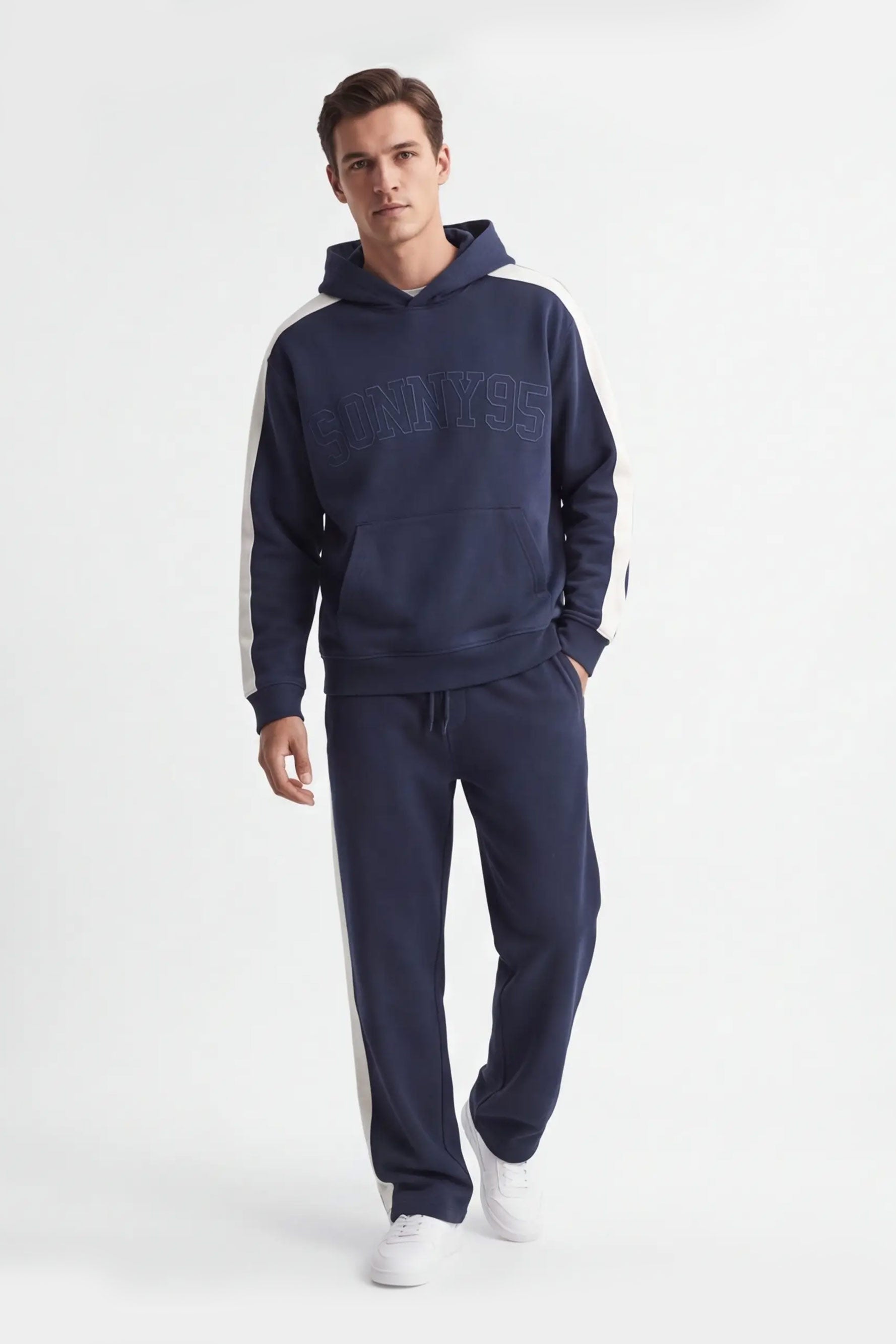 Felpa uomo bleu con cappuccio e bande rigate vista frontale