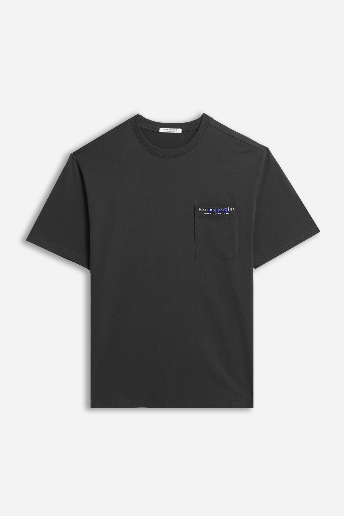 T-SHIRT CON TASCHINO E STAMPA NERO
