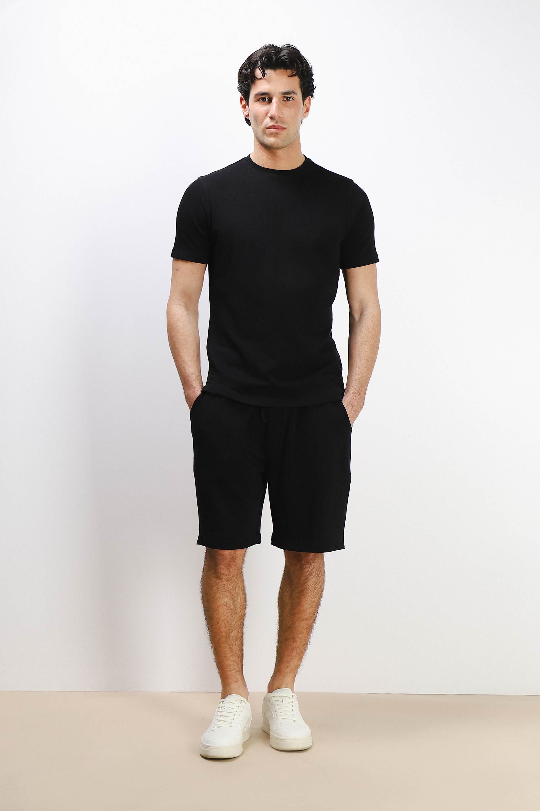 T-SHIRT GIROCOLLO SLUB EFFETTO LINO NERO