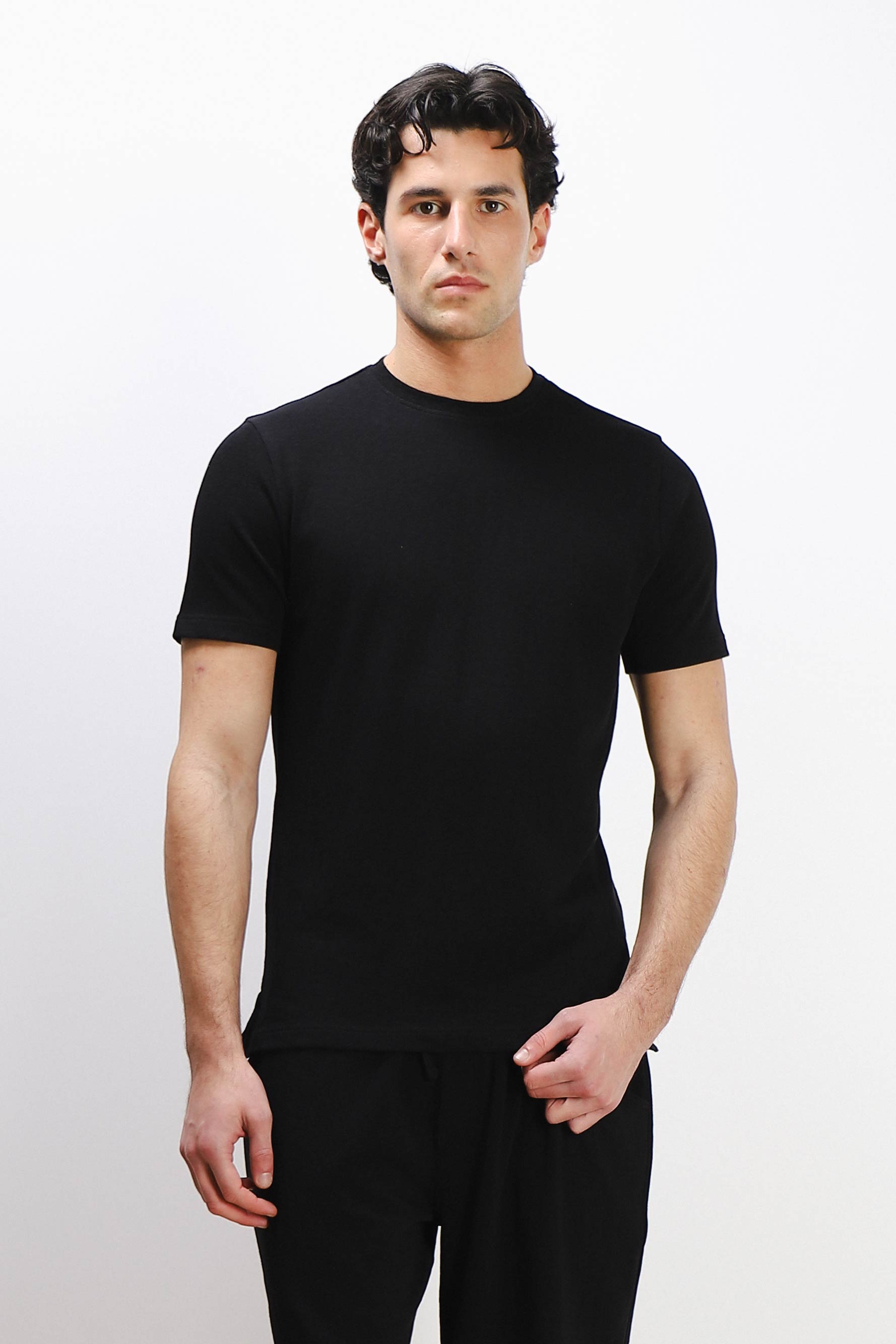 T-SHIRT GIROCOLLO SLUB EFFETTO LINO NERO