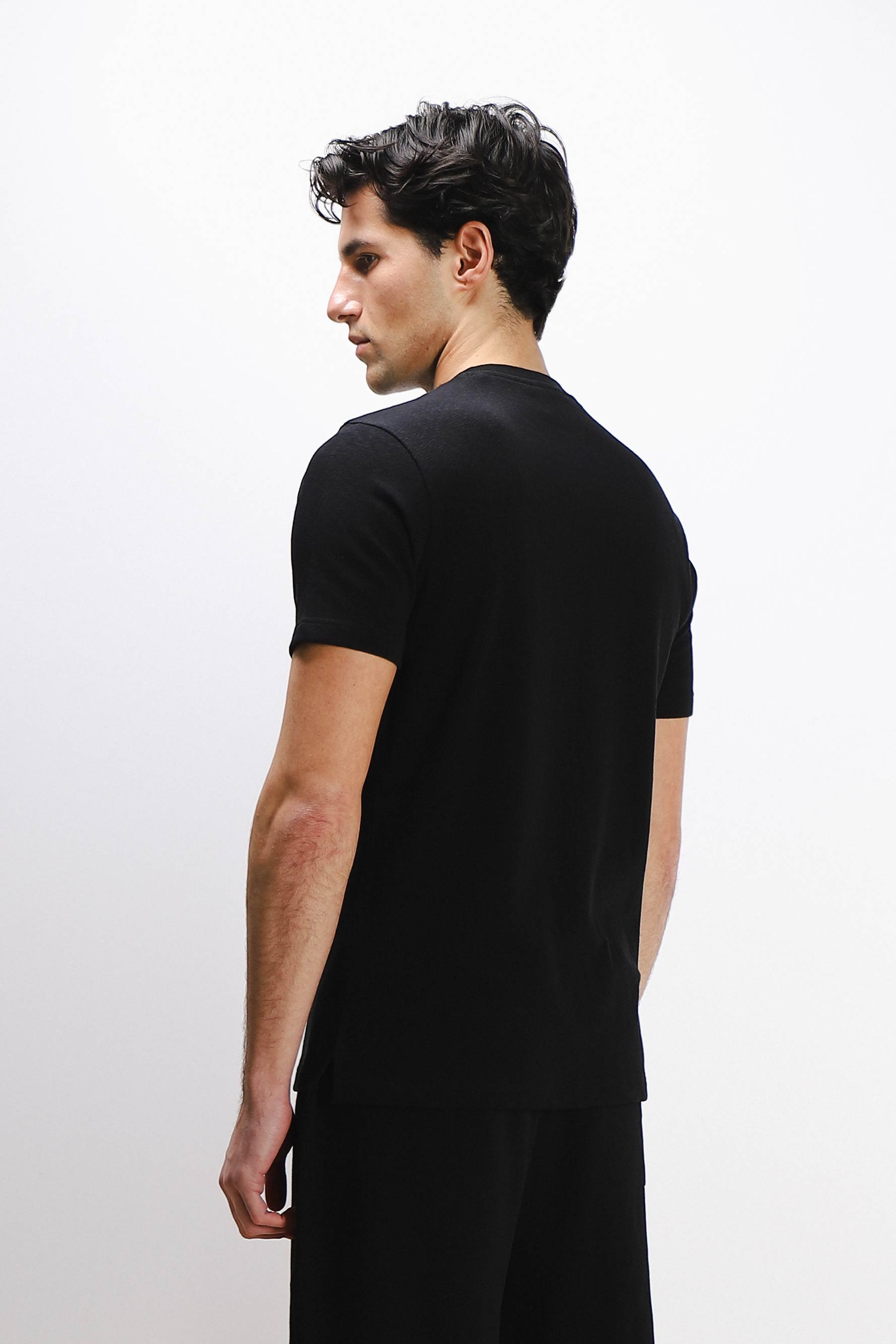 T-SHIRT GIROCOLLO SLUB EFFETTO LINO NERO