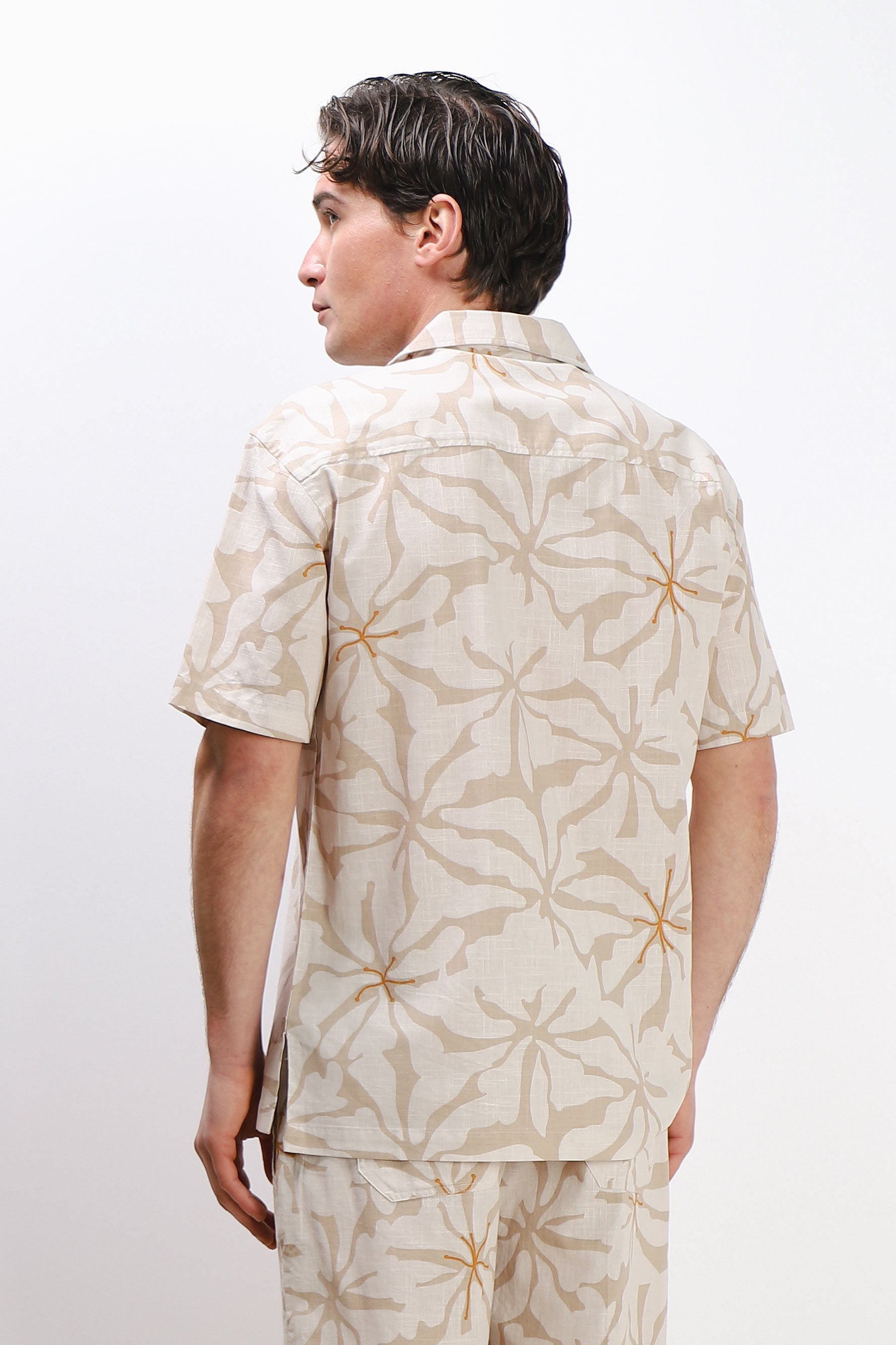 CAMICIA COLLO BOWLING MEZZA MANICA CON TASCHINO BEIGE