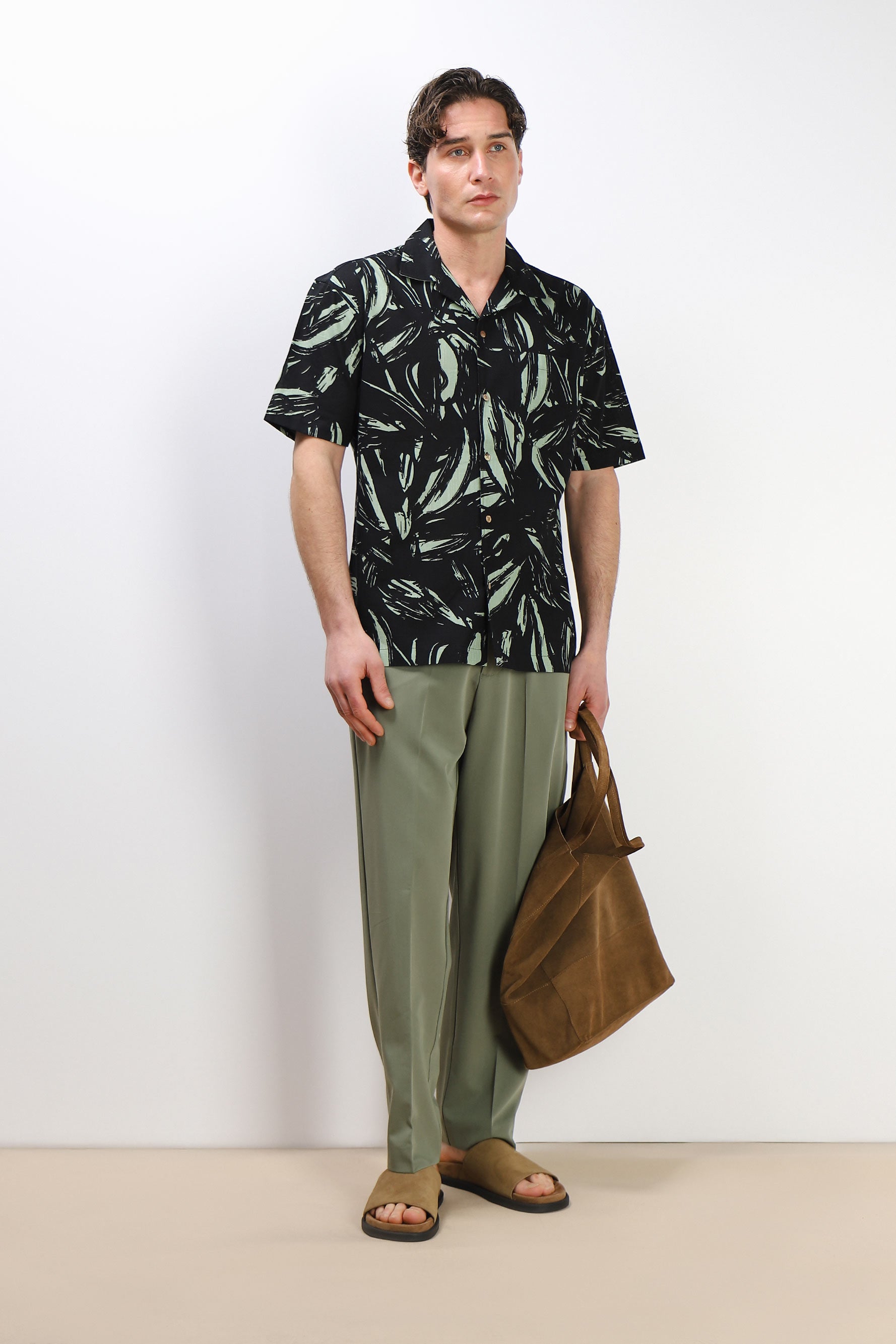 CAMICIA COLLO BOWLING MEZZA MANICA CON TASCHINO NERO