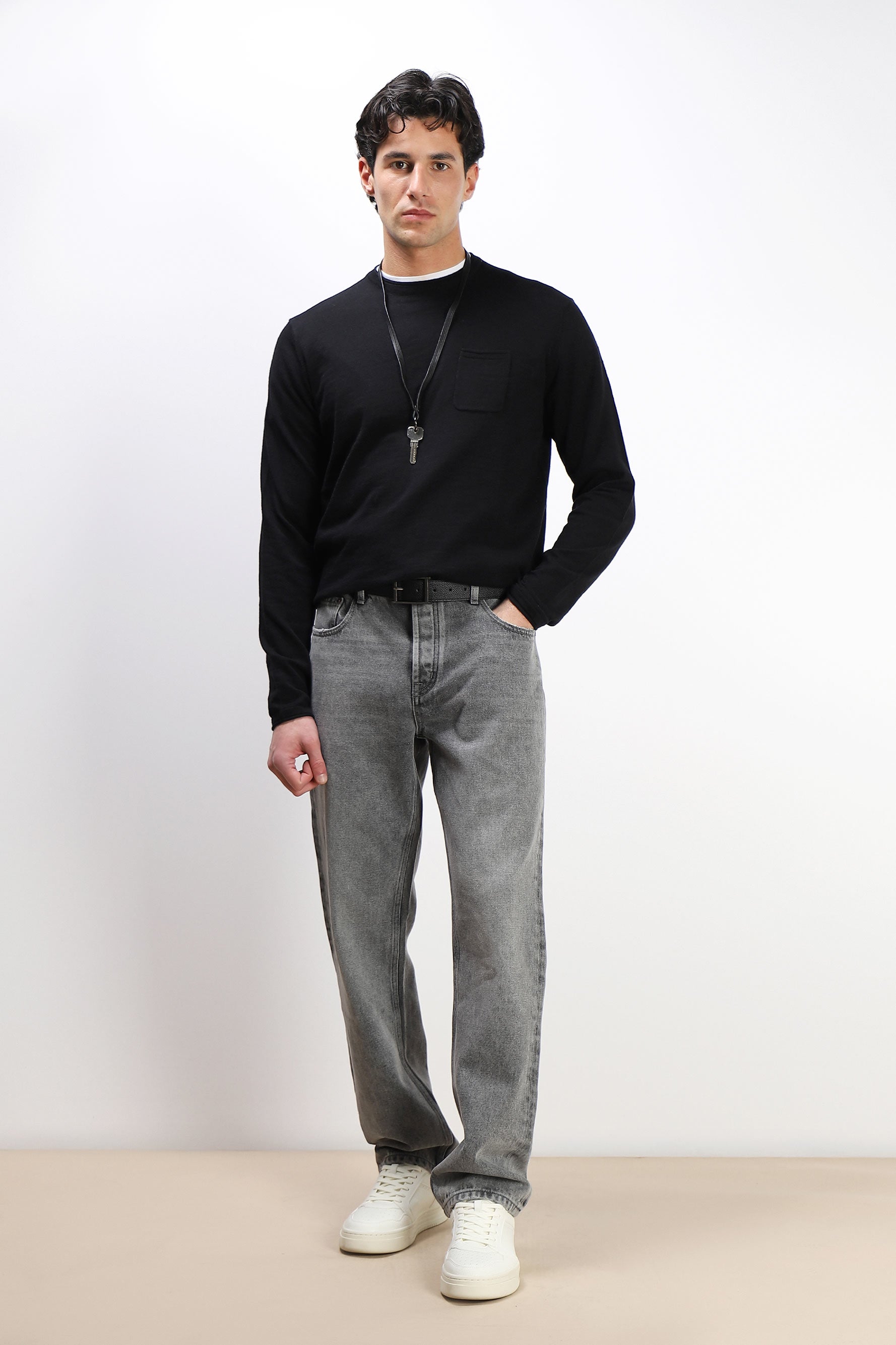 MAGLIA IN COTONE SLUB E TASCHINO NERO