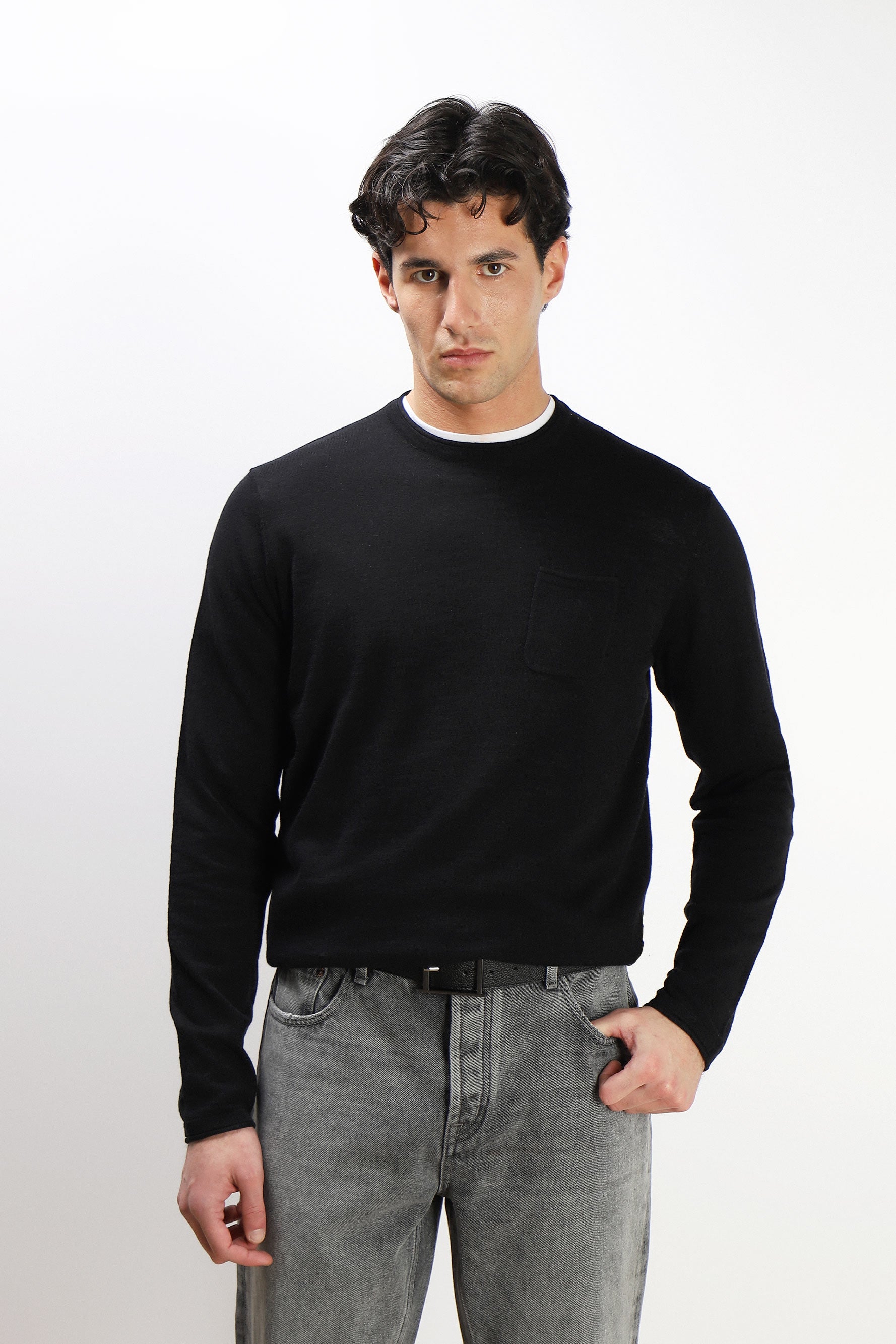 MAGLIA IN COTONE SLUB E TASCHINO NERO