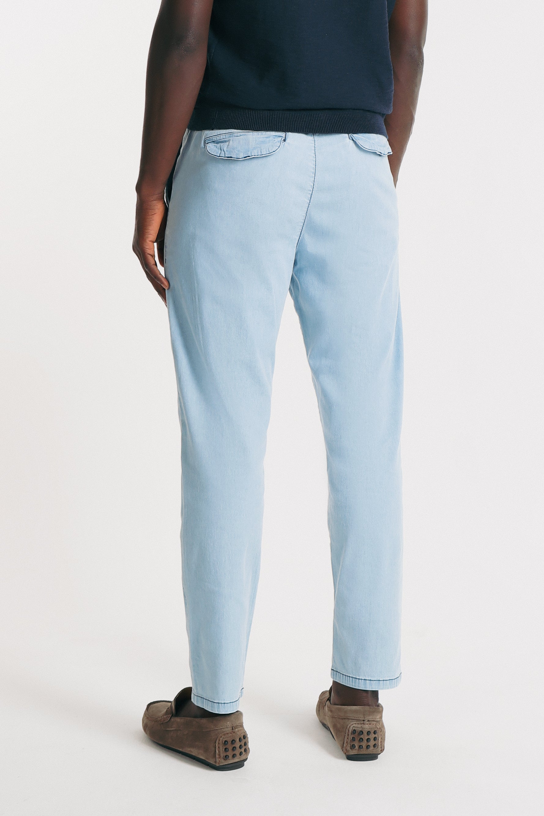 PANTALONE IN DENIM LEGGERO AZZURRO