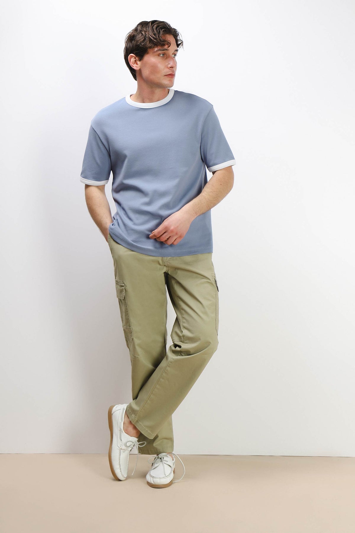 PANTALONE CON TASCONI LATERALI KAKI