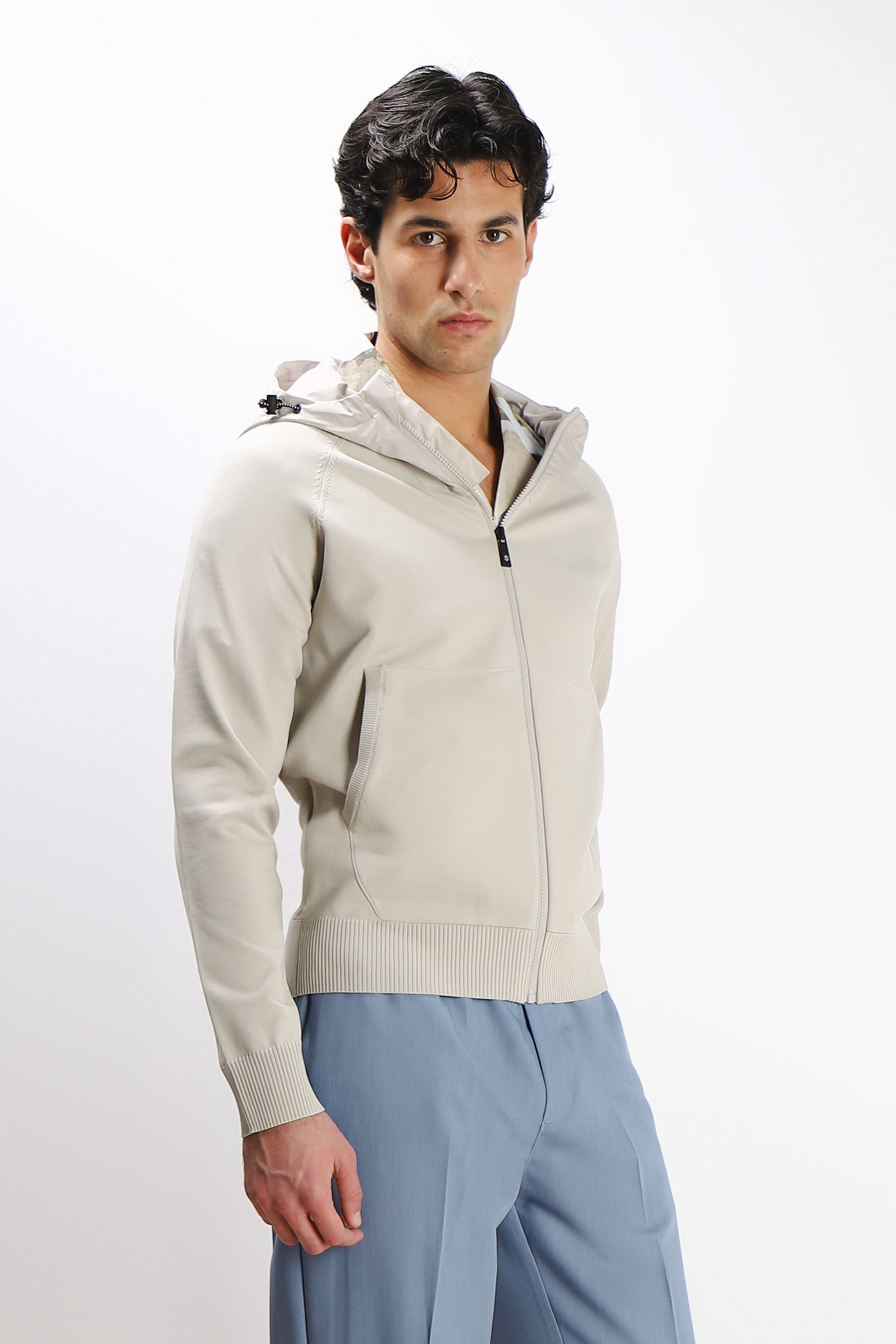 GIUBBOTTO BOMBER MAGLIA CON CAPPUCCIO A CONTRASTO GRIGIO