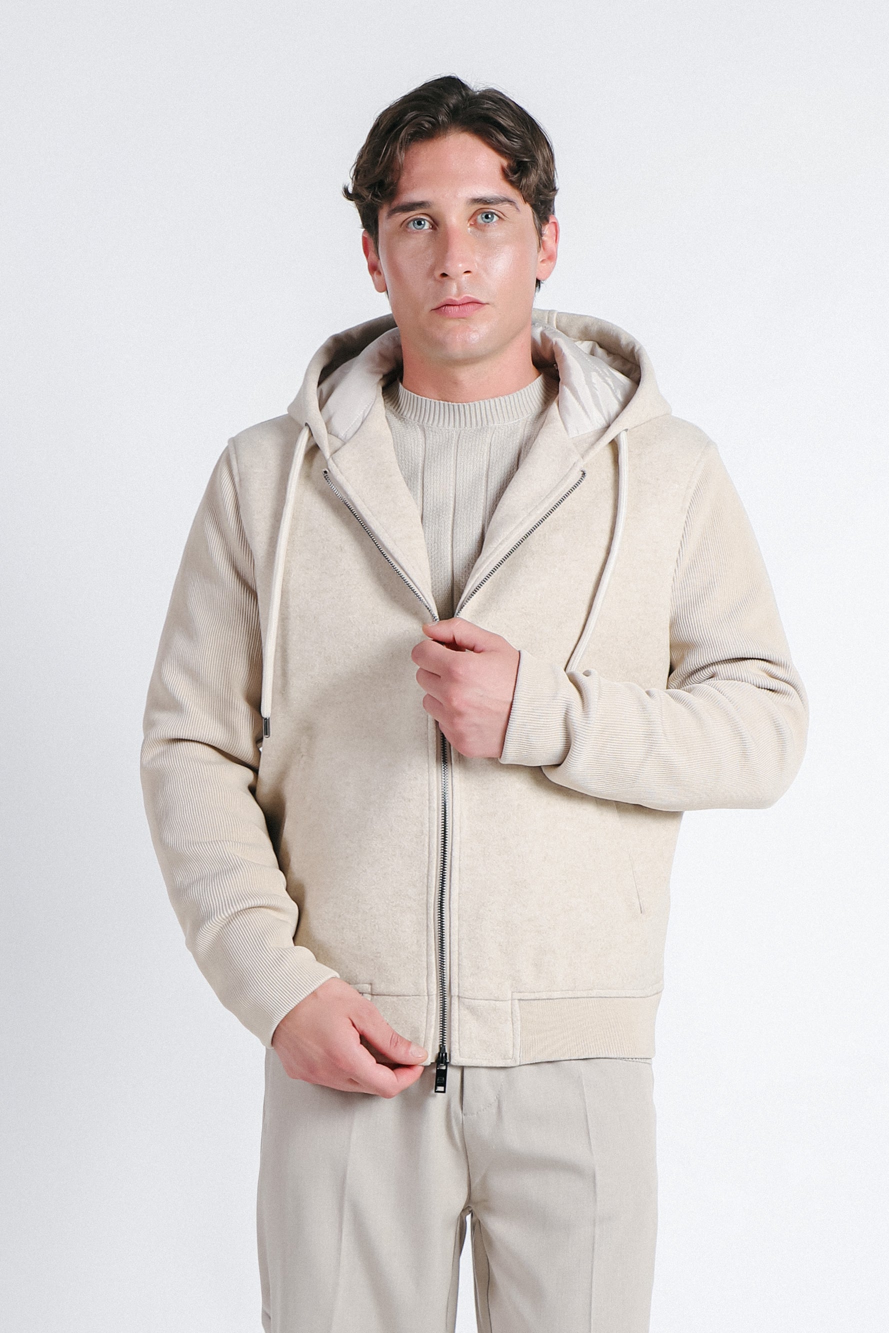 GIUBBOTTO TAGLIO FELPA CON  MANICHE IN MAGLIA M B.GE CH