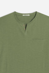 T-SHIRT COLLO A GOCCIA IN SLUB VERDE MILITARE 