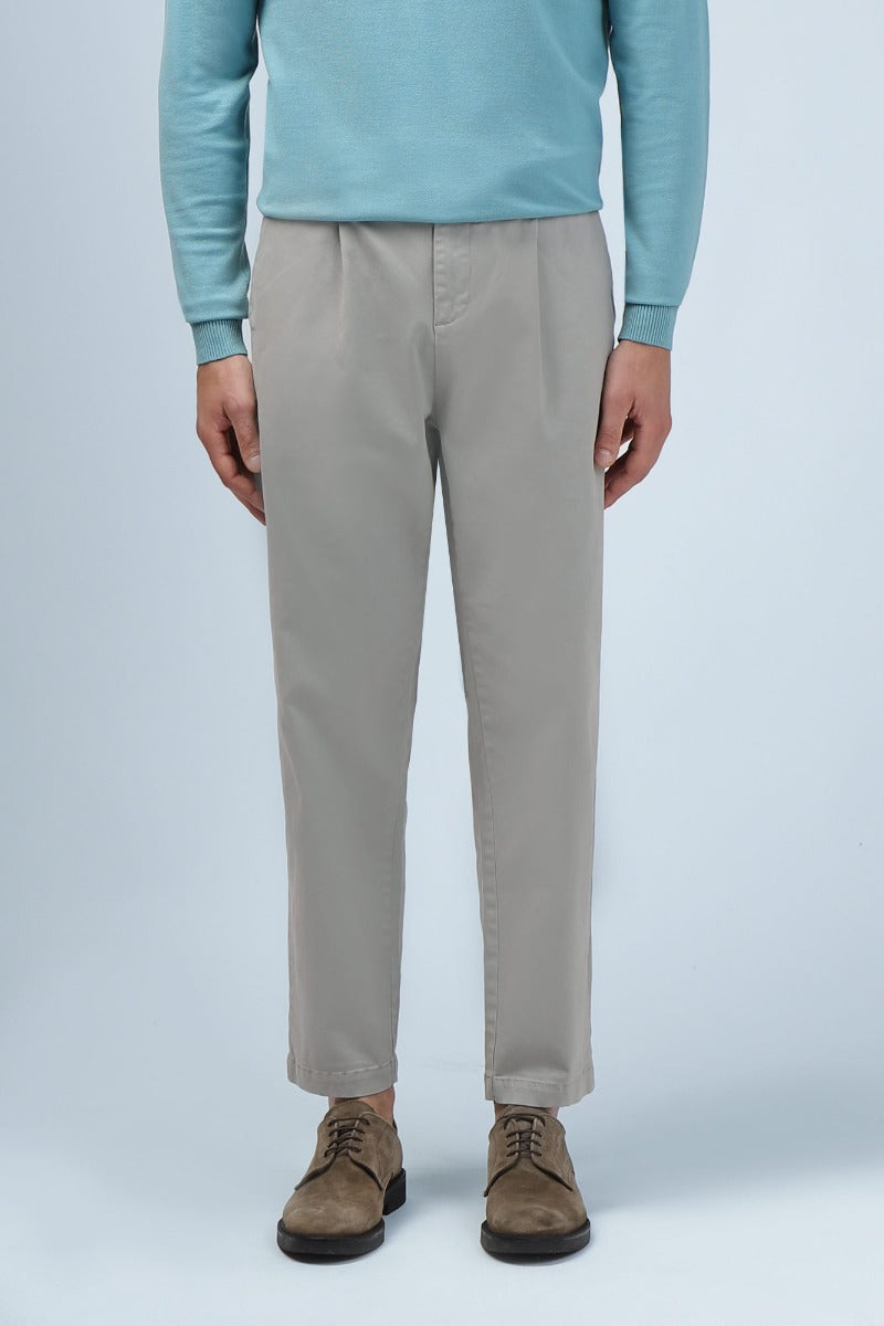 PANTALONI CHINOS CON PENCES GRIGIO CHIARO