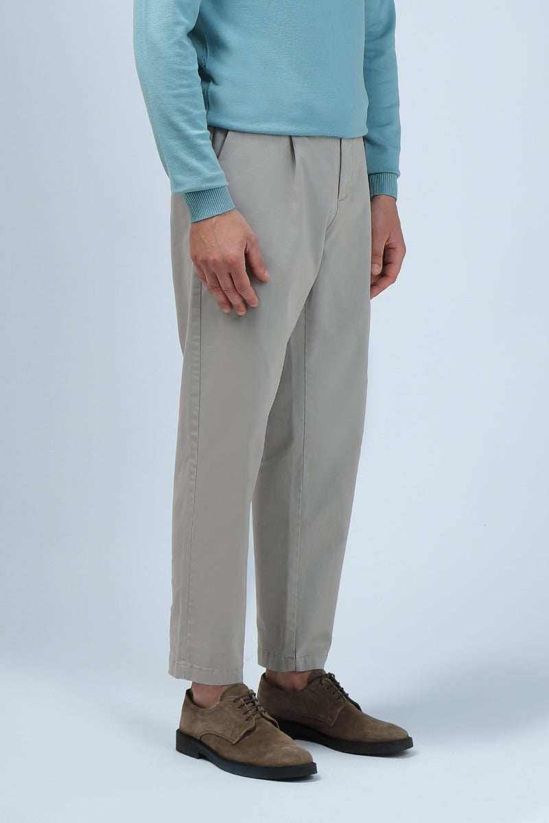 PANTALONI CHINOS CON PENCES GRIGIO CHIARO