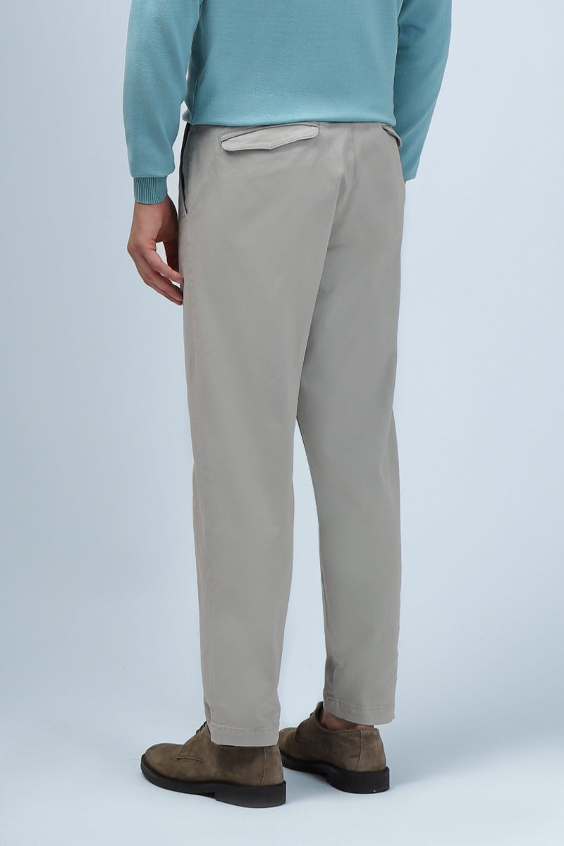 PANTALONI CHINOS CON PENCES GRIGIO CHIARO