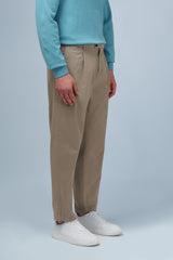 PANTALONI CHINOS CON PENCES TORTORA