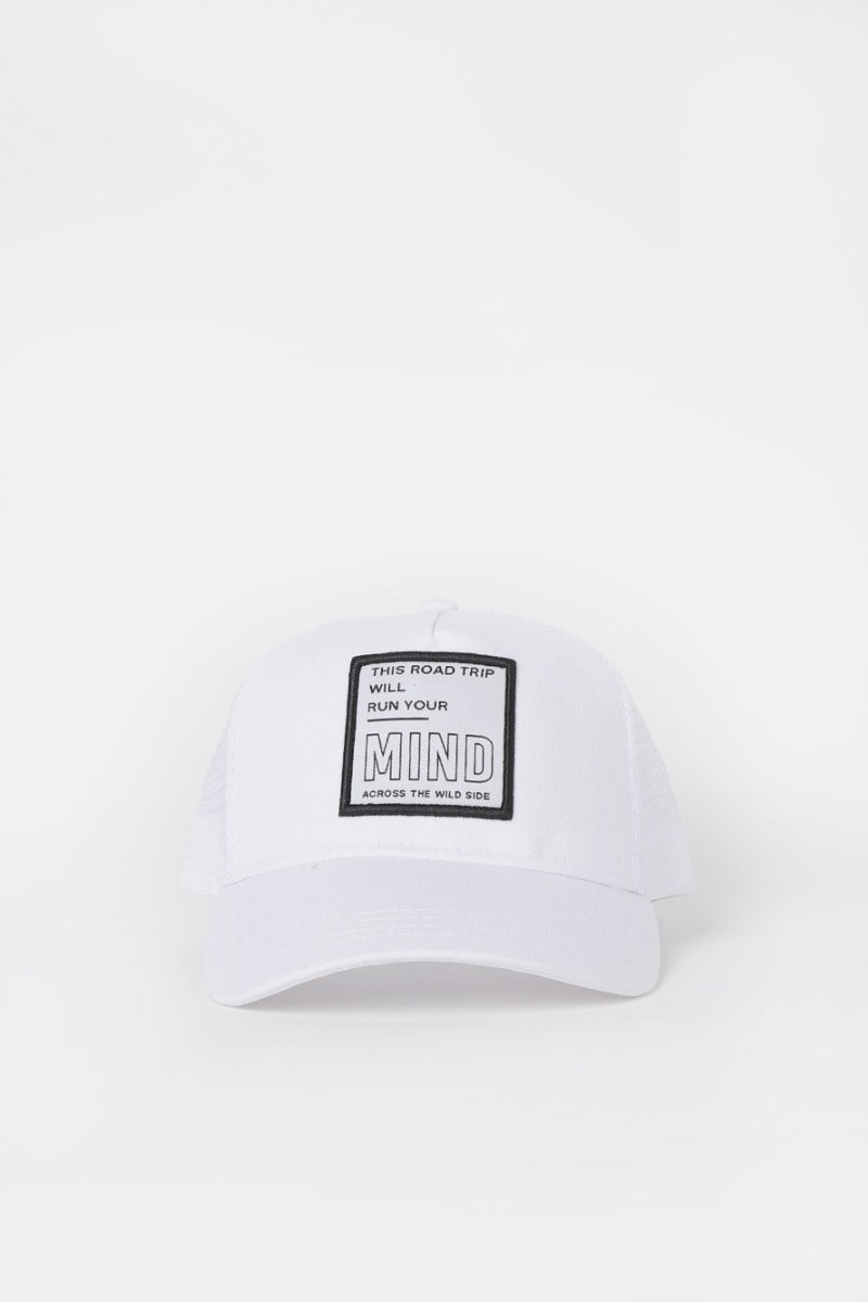 berretto trucker con mesh bianco